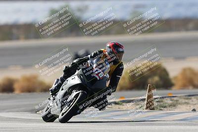 media/Nov-16-2025-Race Pace (Sun) [[8c5fa54630]]/Non Verified Riders (1st 20 Minutes)/1-Turn 14 (10am)/